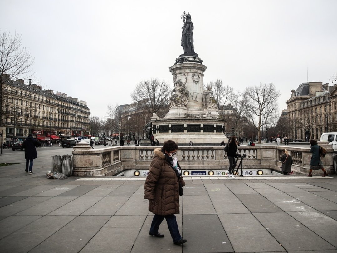 René Robert a fait une chute vers 21h30 alors qu'il se promenait près de la place de la République à Paris.