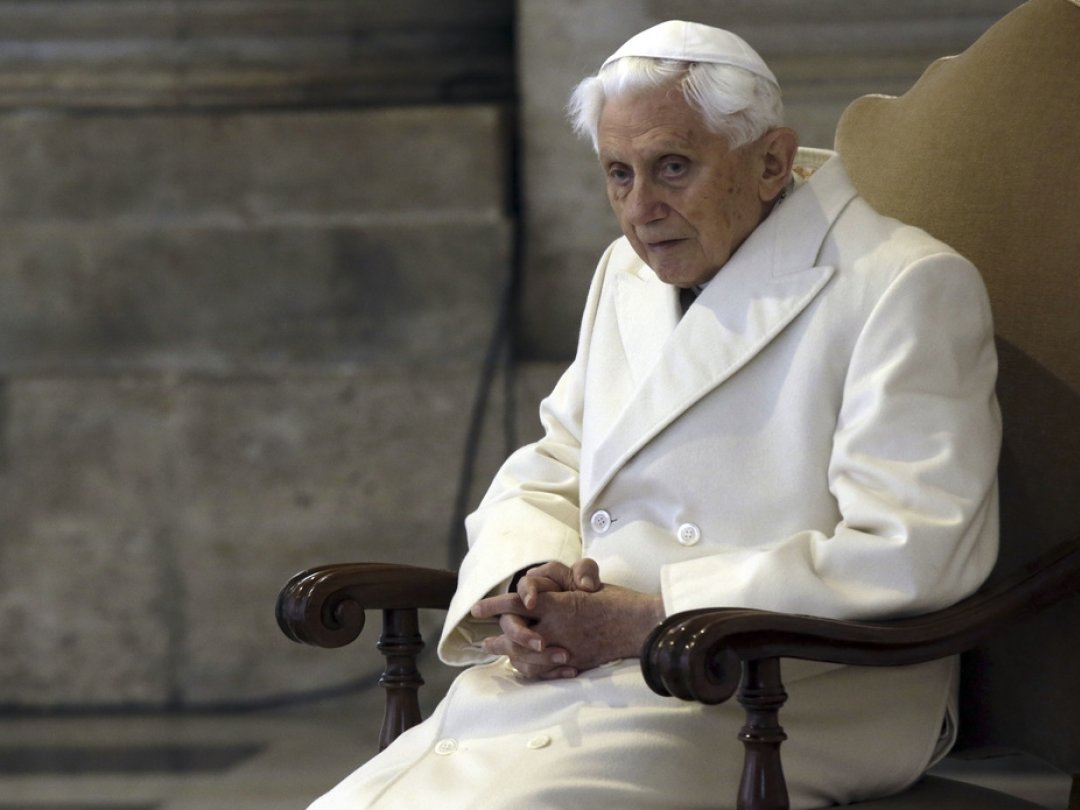 L'ancien pape Benoît XVI est accusé de ne pas avoir agi dans quatre cas de pédophilie.