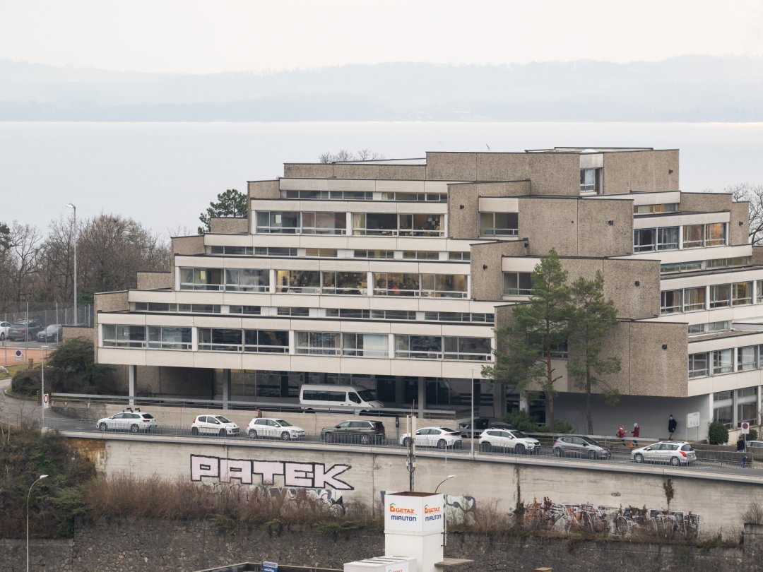 A Neuchâtel, le collège du Mail a expérimenté l'horaire continu dans les années 1970 et 1980.