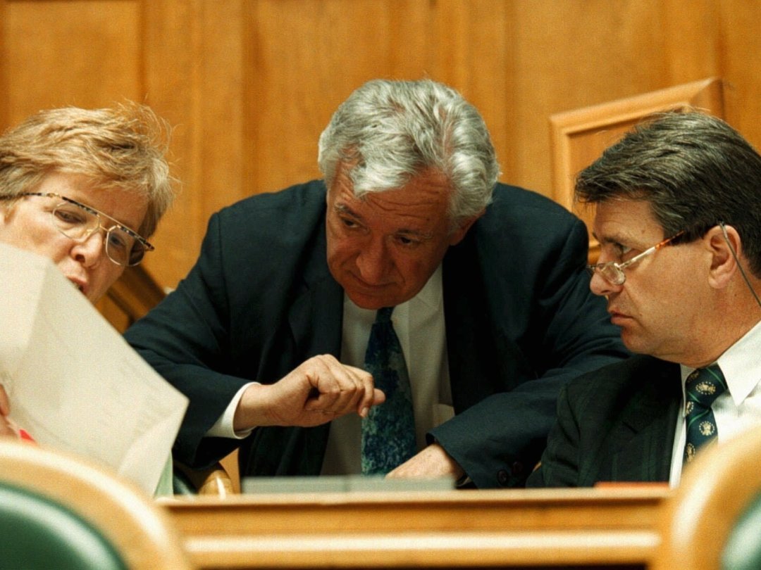 Le Neuchâtelois Rémy Scheurer (au centre) a présidé le groupe libéral aux Chambres fédérales de 1999 à 2003.