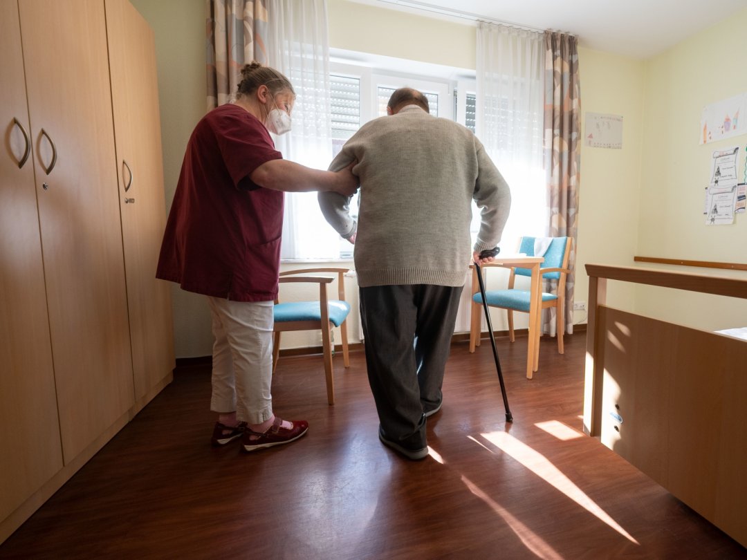 Sitaution tendue dans les EMS du canton qui peinent à accueillir de nouveaux résidents actuellement hospitalisés.