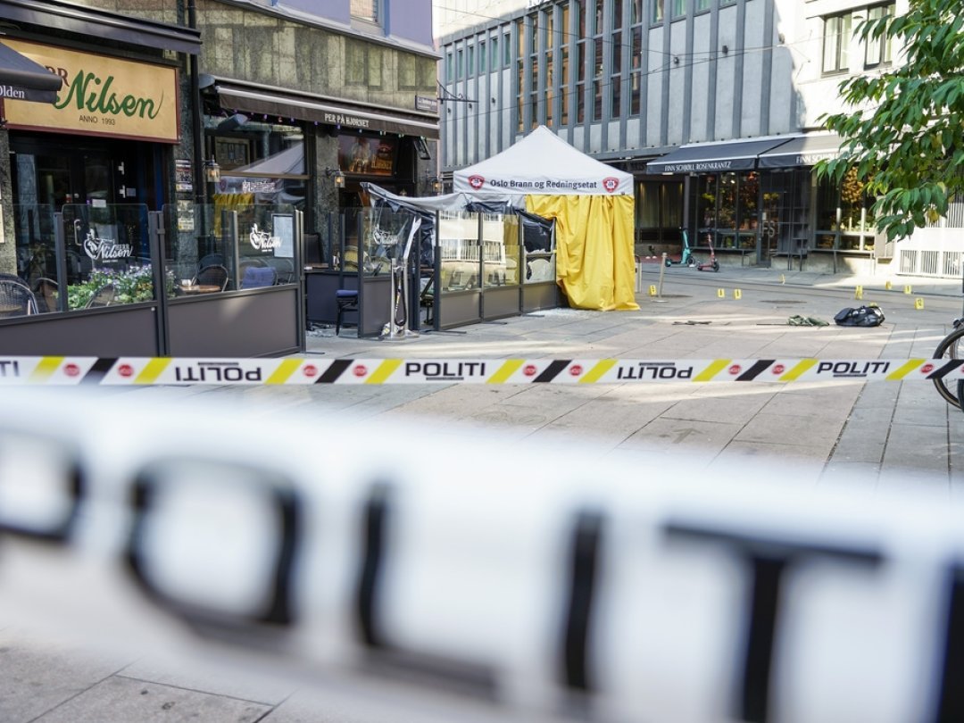 Samedi après-midi, les services norvégiens de renseignement intérieur (PST) ont précisé traiter comme "un acte de terrorisme islamiste" la fusillade mortelle.