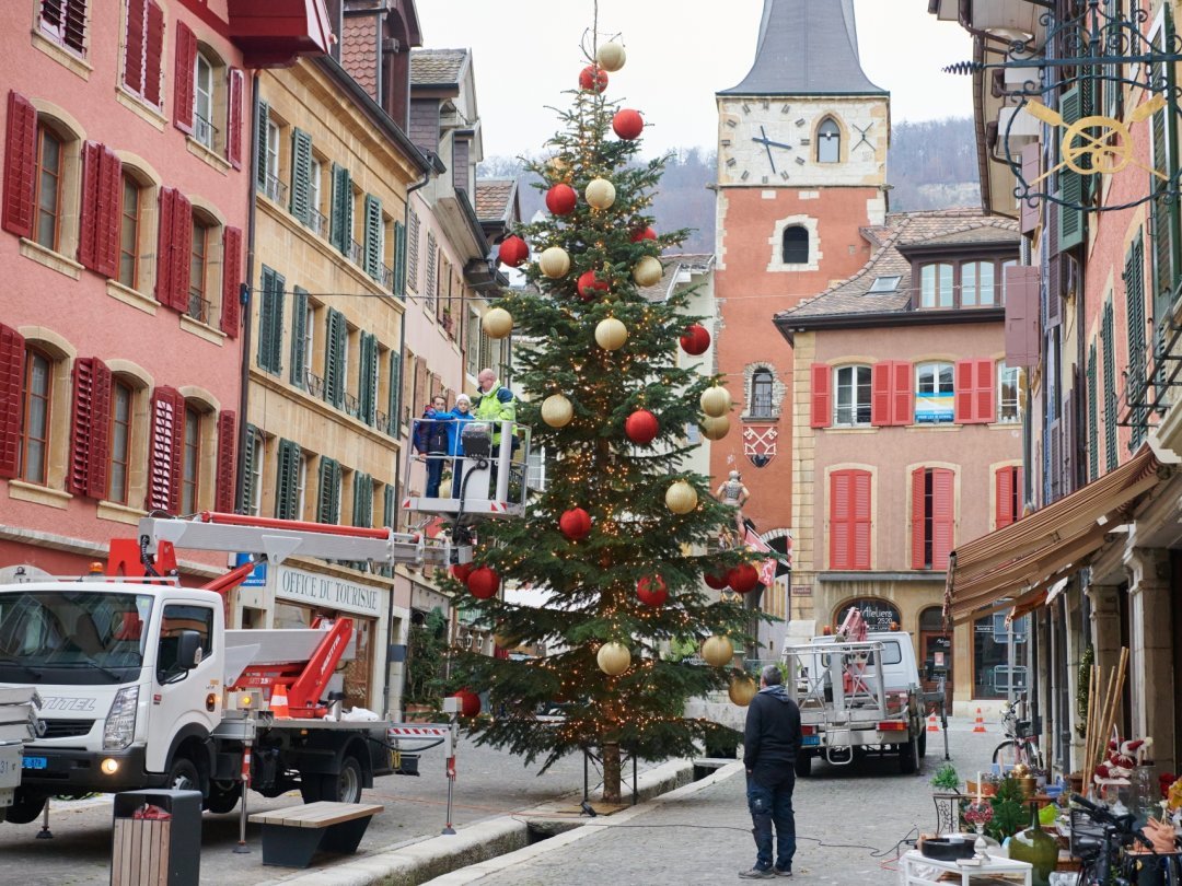 L’an dernier à La Neuveville, les décorations de Noël étaient limitées au strict minimum.