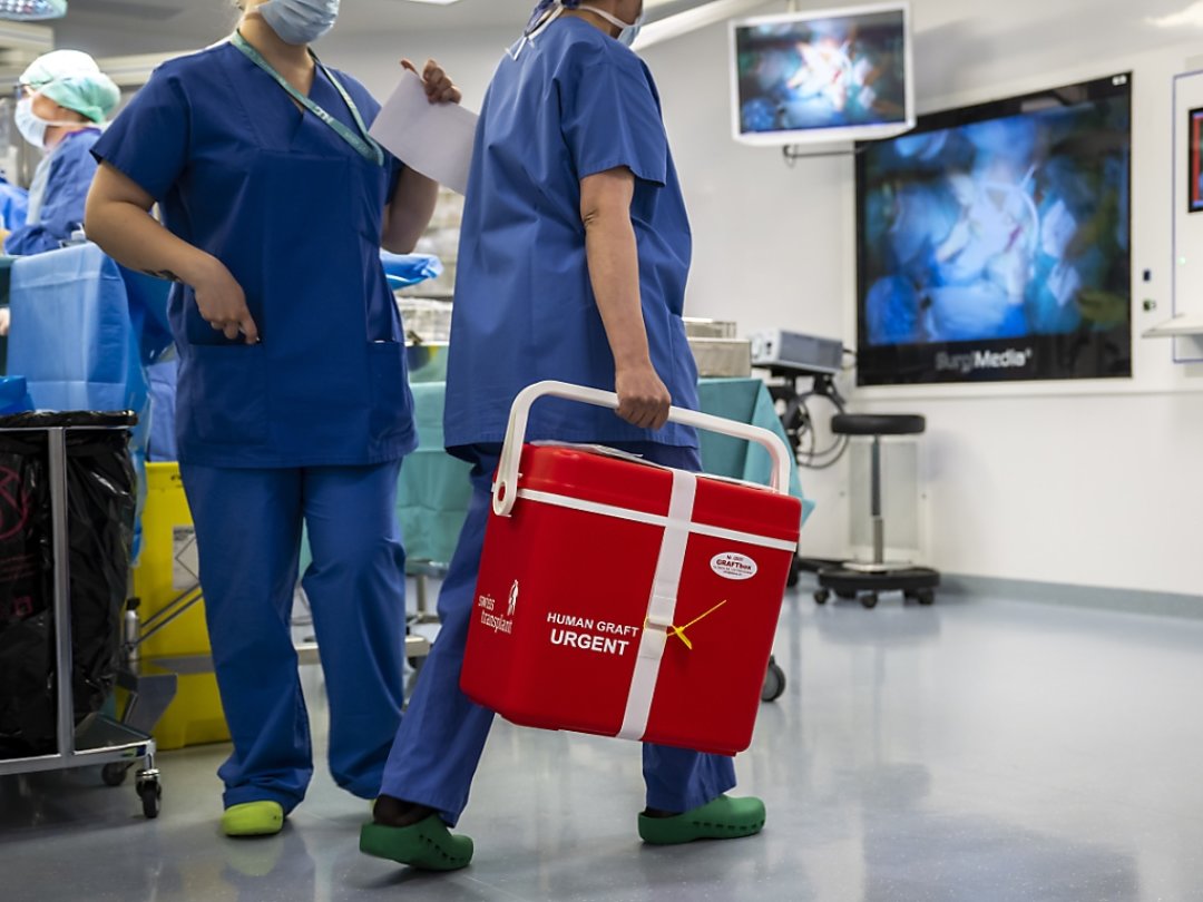 La pénurie d'organes persiste en Suisse, huit mois après la votation sur le consentement présumé au don (archives).