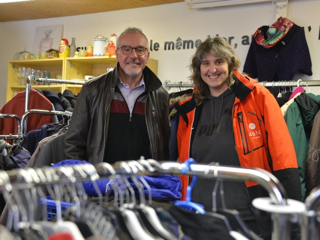 David Hoehn et Valérie Andrié sont deux des chevilles ouvrières de l'association Bartim'habits, à Couvet.