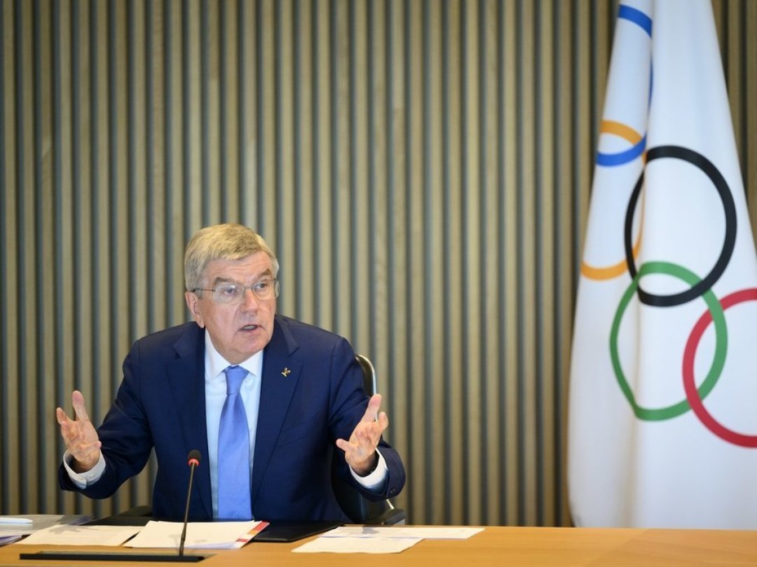 Le président du CIO Thomas Bach précise que la commission exécutive de l'organisation décidera plus tard de l'éventuelle participation des sportifs russes et bélarusses aux JO 2024.