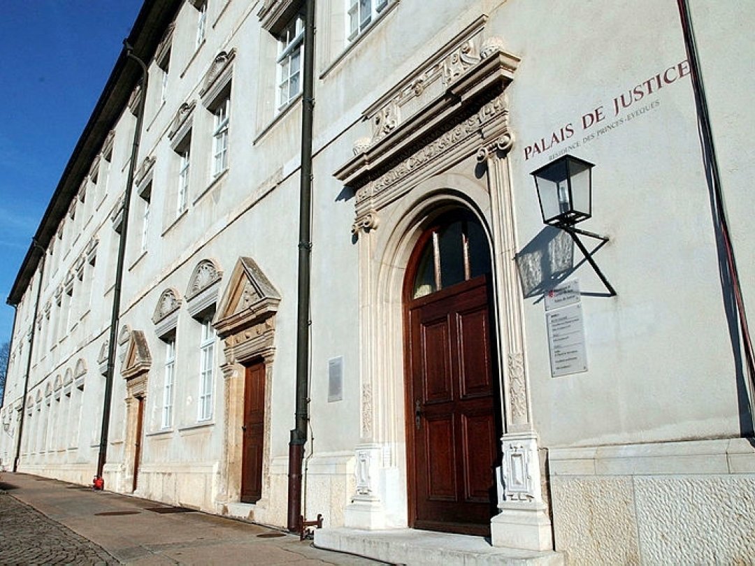 La justice jurassienne a tranché, condamnant à de lourdes peines trois jeunes hommes qui avaient tiré sur une bande rivale.