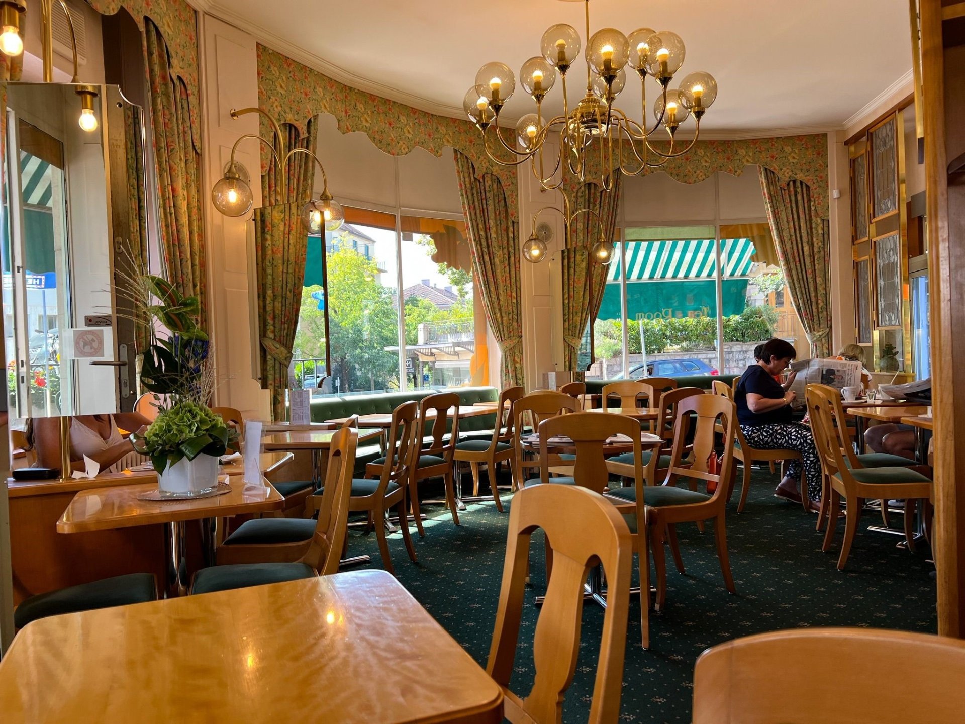 La confiserie Wuthrich est le dernier tea-room Belle-Epoque de la capitale vaudoise.