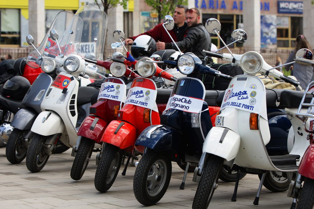 Les scooters et motos bruyants sont dans le viseur du National.