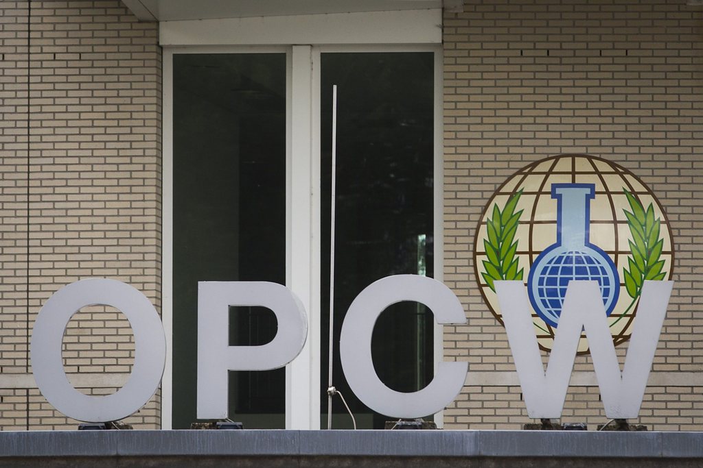 epa03905354 (FILE) A file picture dated 31 August 2013 shows the logo of the Organization for the Prohibition of Chemical Weapons (OPCW) outside its building in The Hague, The Netherlands. Reports on 11 October 2013 state Organization for the Prohibition of Chemical Weapons (OPCW) has won the Nobel Peace Prize 2013.  EPA/EVERT-JAN DANIELS *** Local Caption *** 50975436