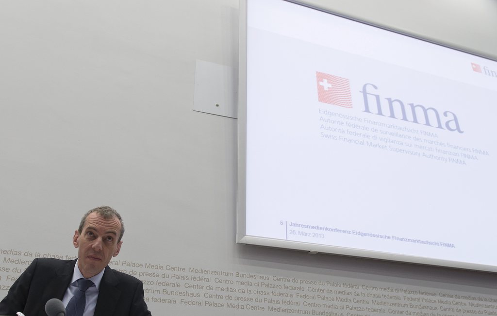 L'Autorité fédérale de surveillance des marchés financiers (FINMA) enquête auprès de plusieurs établissements financiers suisses sur d'éventuelles manipulations des cours de monnaies étrangères.