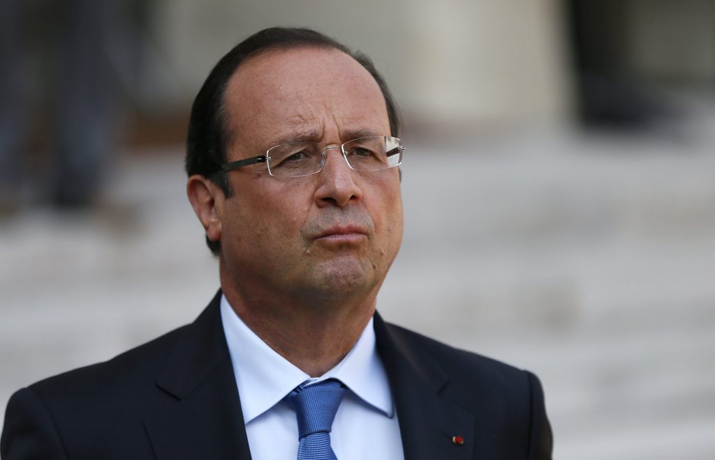 Abandonné par ses alliés, François Hollande est contraint d'attendre Washington. 