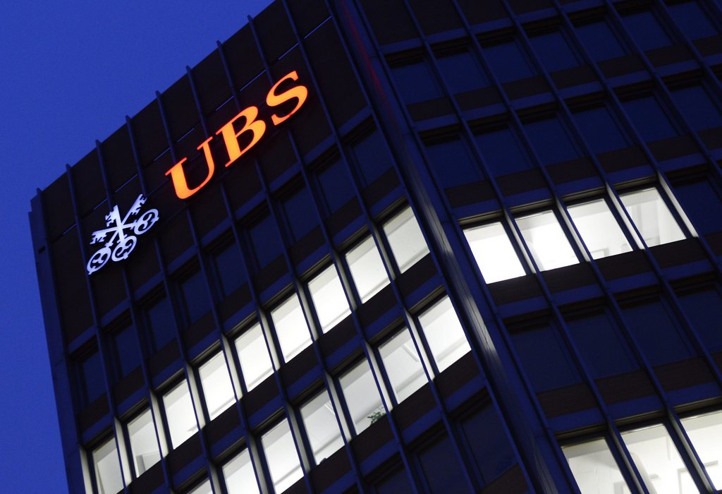 L'hypothèse d'une solution négociée entre la justice française et la banque UBS dans l'affaire de démarchage présumé de riches clients pour ouvrir des comptes en Suisse est désormais évoquée par plusieurs observateurs.