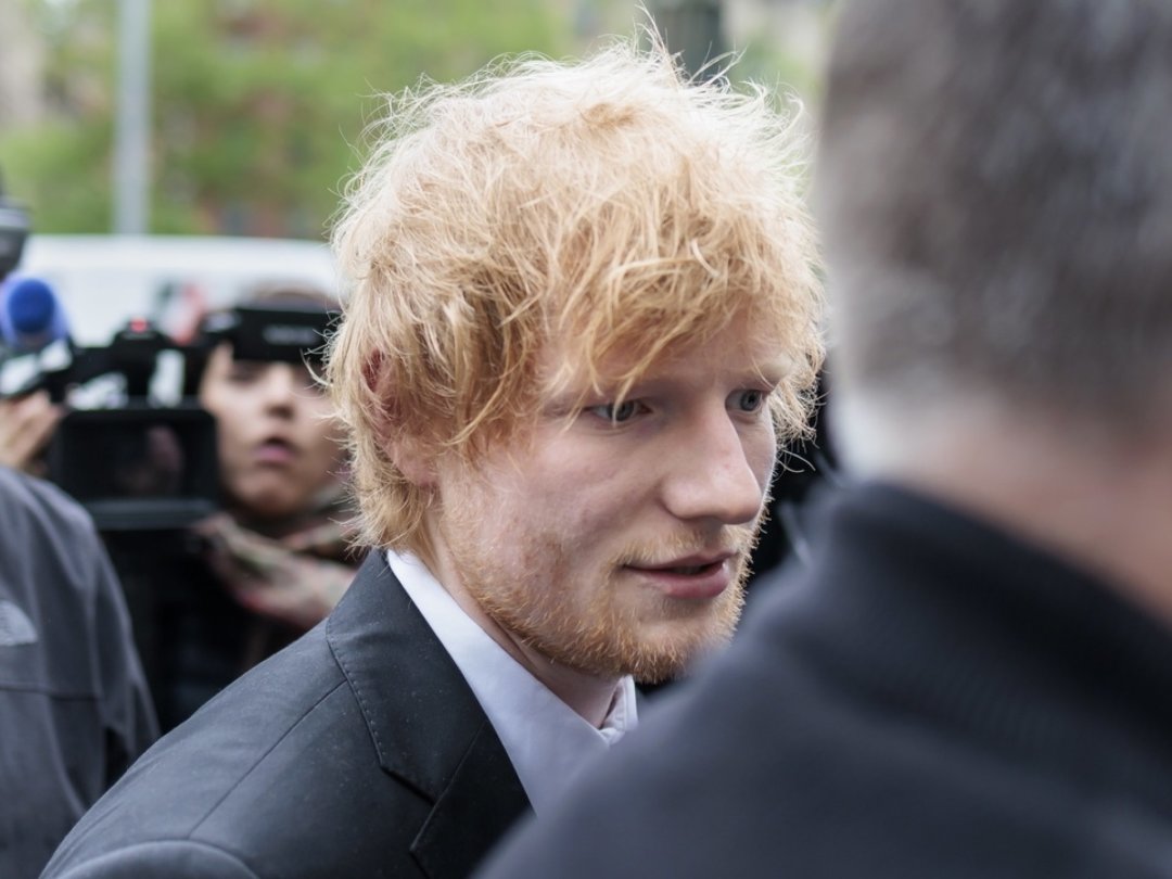 Ed Sheeran a assisté aux audiences qui se déroulaient depuis le 24 avril à New York.