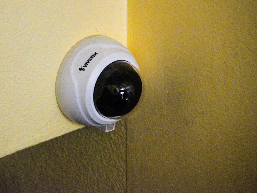 Le prévenu avait installé des systèmes de prises de vues dans les toilettes de son local commercial (image d’illustration).