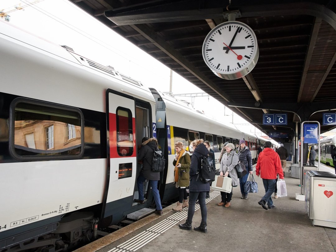 Selon le plan des CFF, aller de Neuchâtel à Genève nécessitera le plus souvent un changement de train à Renens dès décembre 2024.