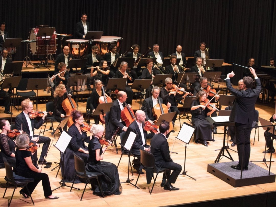 L'Ensemble symphonique Neuchâtel sous la baguette de Victorien Vanoosten.