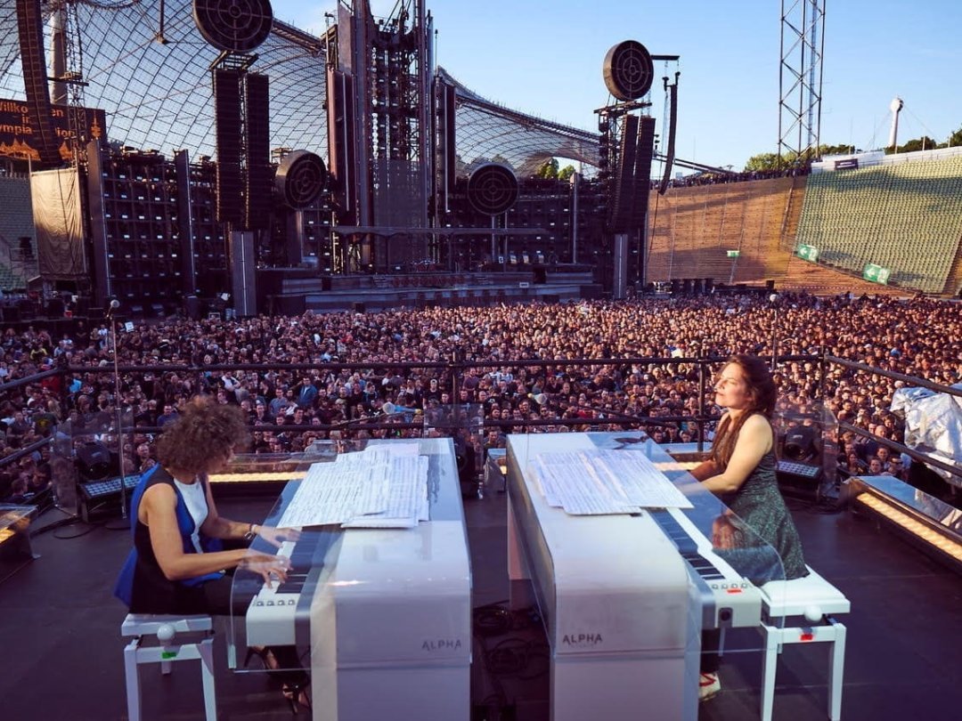 Naïri Badal (à gauche) et Adélaïde Panaget ont transcrit des morceaux de Rammstein pour deux pianos.