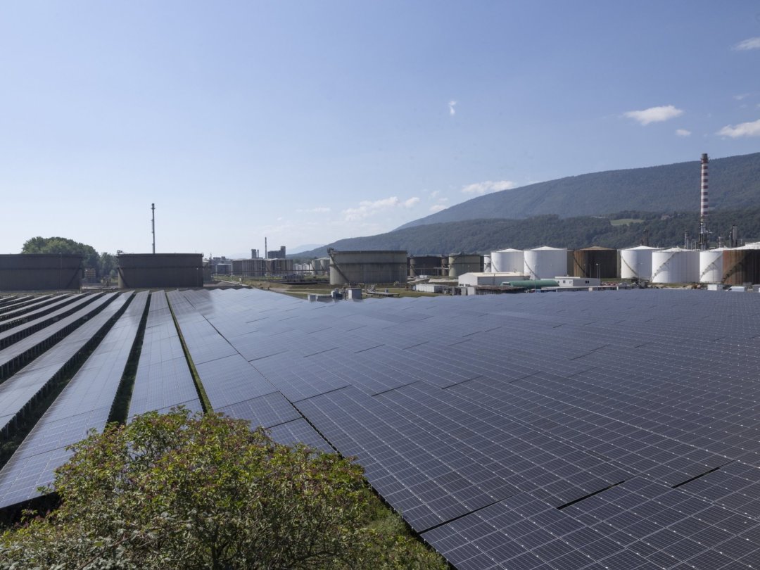 Groupe E et Varo inaugurent la centrale solaire la plus puissante de Suisse à Cressier.