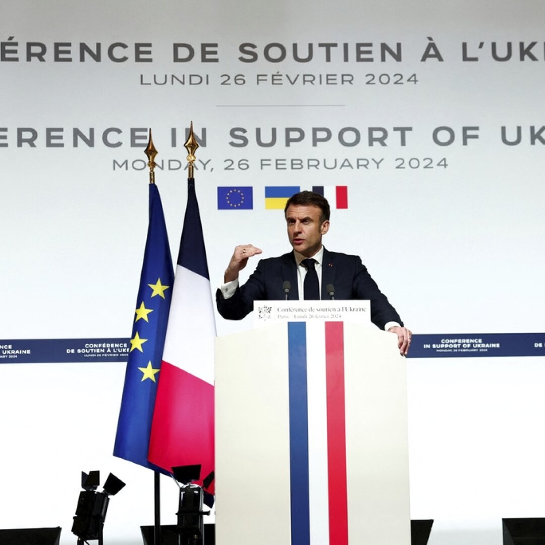 La conférence à Paris a été organisée à la hâte par le président français, à un moment critique pour l'Ukraine.