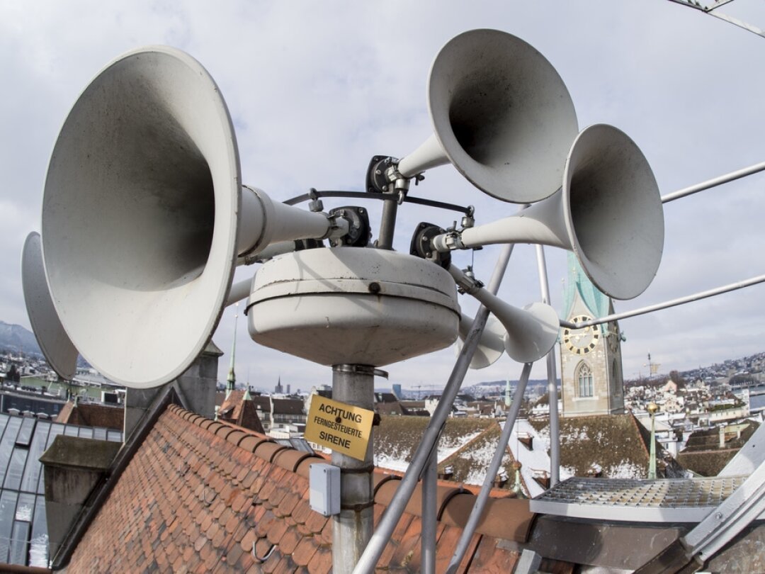 Quelque 5000 sirènes retentiront dans toute la Suisse entre 13h30 et 16h30.