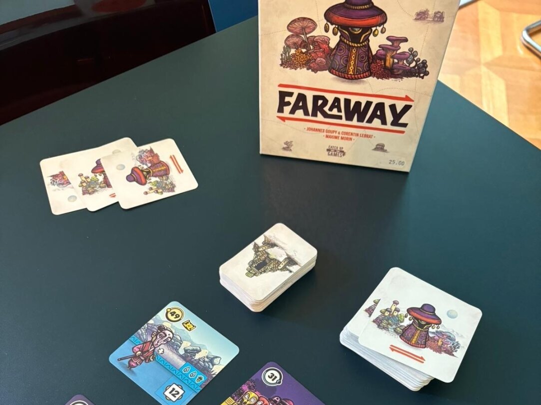 Faraway est le lauréat du Swiss Gamers Award 2023. C’est un jeu de cartes stratégique pour deux à six joueurs initiés.