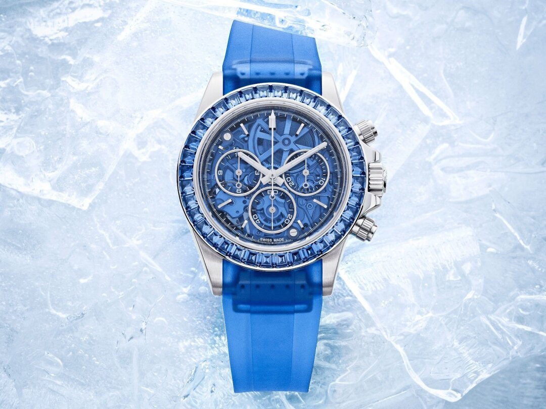 Montre personnalisée. Ce client alpiniste souhaitait que sa montre évoque le glacier d'Arolla. Le cadran en saphir bleu a nécessité de longues recherches.