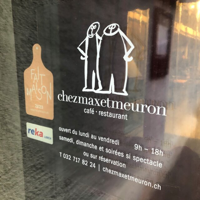 La porte d'entrée du restaurant Chez Max et Meuron, qui fermera ses portes ce samedi 27 avril.