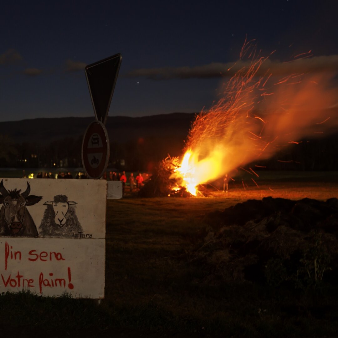 Des agriculteurs de tout le pays ont manifesté leur colère via diverses actions ce début d'année. Ici, dans le canton de Genève, le 24 février dernier.