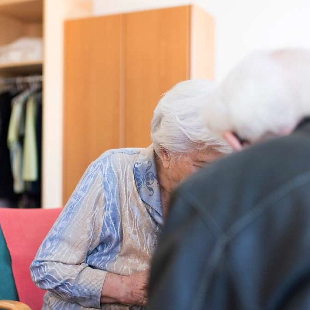 Pour Pro Senectute la décision du Gouvernement jurassien de couper dans ses subventions au secteur de repas à domicile va fragiliser les personnes âgées (photo prétexte).