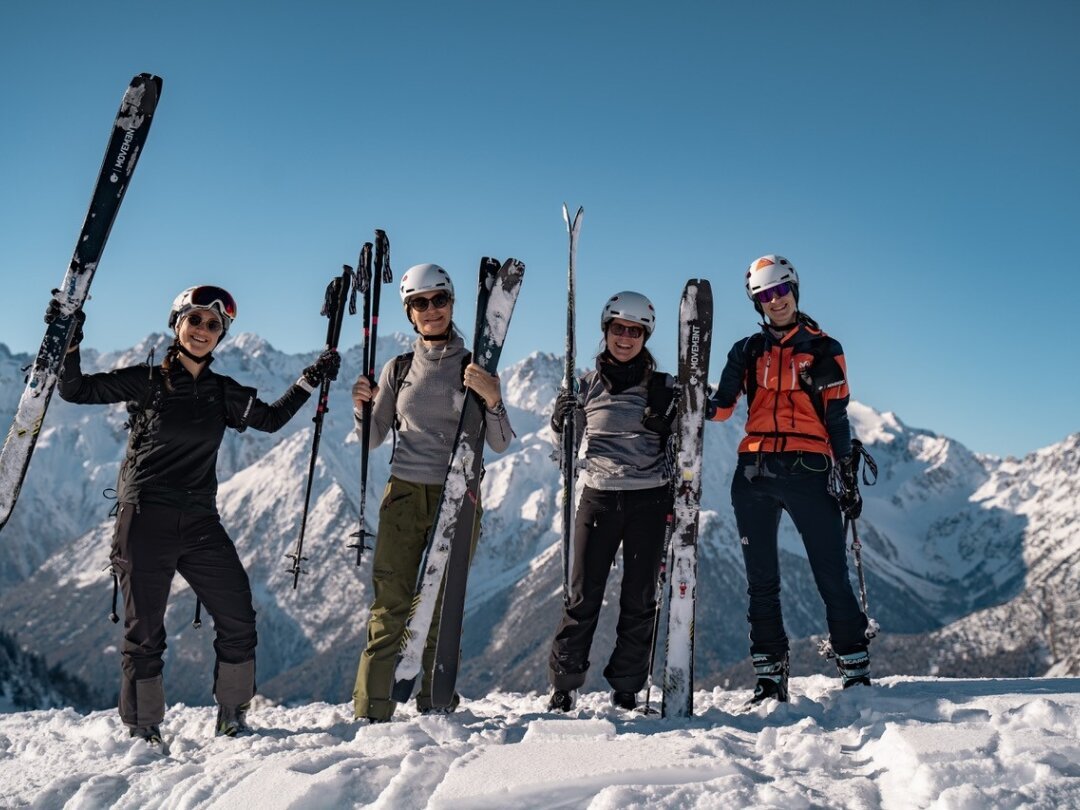 De gauche à droit Valentine Cardis, Geneviève Joullie-Dardier et Amélie Lengaigne qui s'élanceront de Zermatt sous le nom Reaching Summit 1. L'équipe était complétée par Ophélie Thouanel qui ne prendra pas le départ.