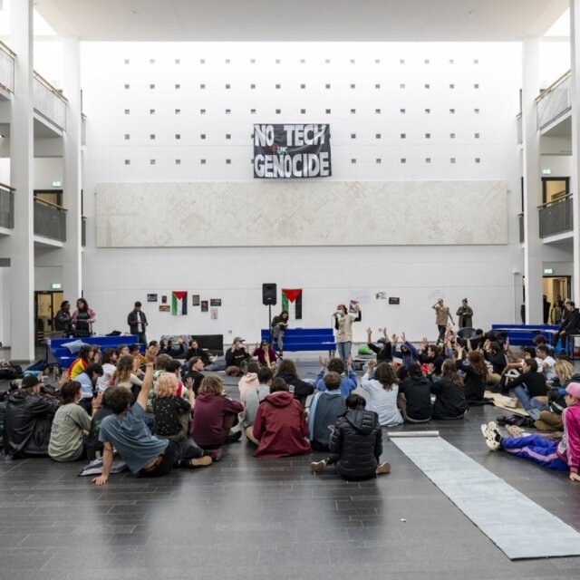 Des étudiants pro-palestiniens occupaient pacifiquement le hall du bâtiment d'architecture de l'EPFL.