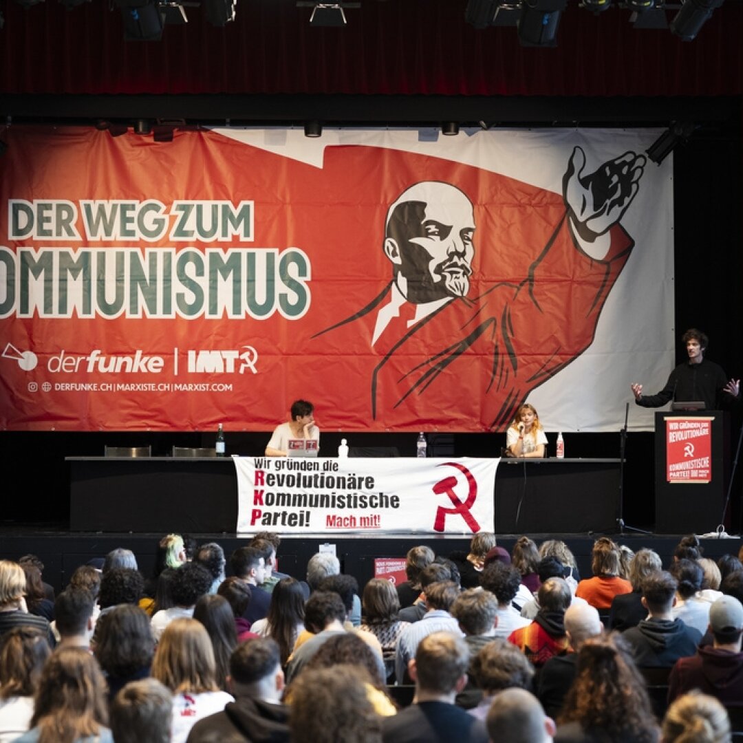 Les communistes veulent fonder un nouveau parti en Suisse, le Parti communiste révolutionnaire.