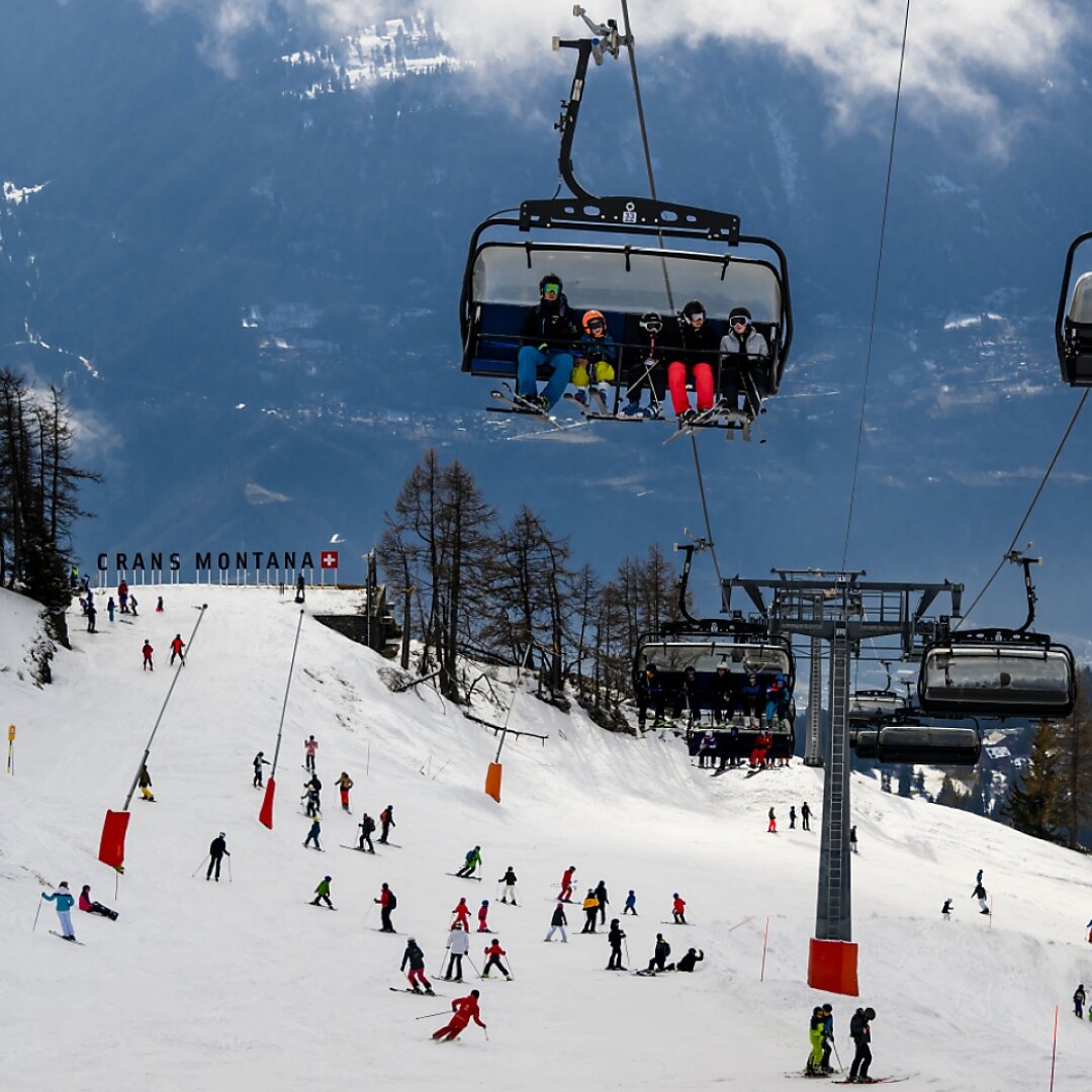 Les grandes régions de ski comme le Valais et les Grisons ont enregistré des résultats supérieurs à l'année passée (archives).