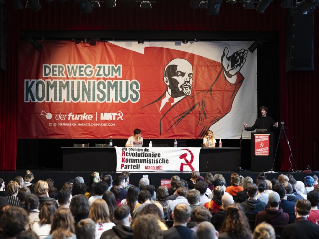 Les communistes veulent fonder un nouveau parti en Suisse, le Parti communiste révolutionnaire.