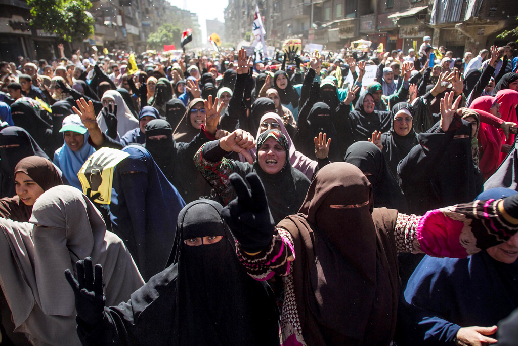 Des partisans des Frères musulmans sont descendus dans la rue pour manifester contre la condamnation à mort de 500 d'entre eux. 