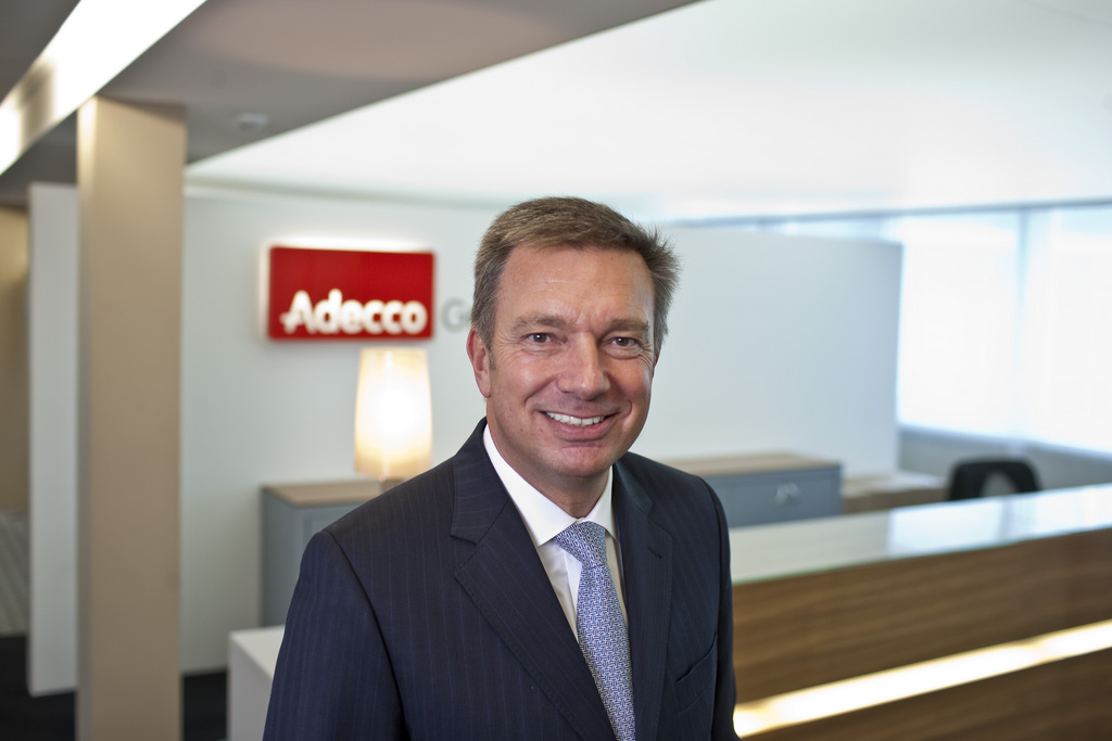 Le directeur général d'Adecco Patrick De Maeseneire a perçu, en 2013, une rémunération totale de 6,07 millions de francs. Ce montant comprend notamment un salaire de base de 1,8 million et un bonus annuel de 1,71 million.