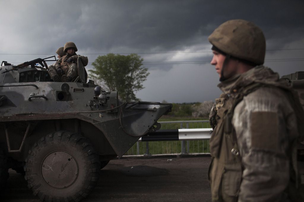 Ukraine: les troupes russes poursuivent leur retour