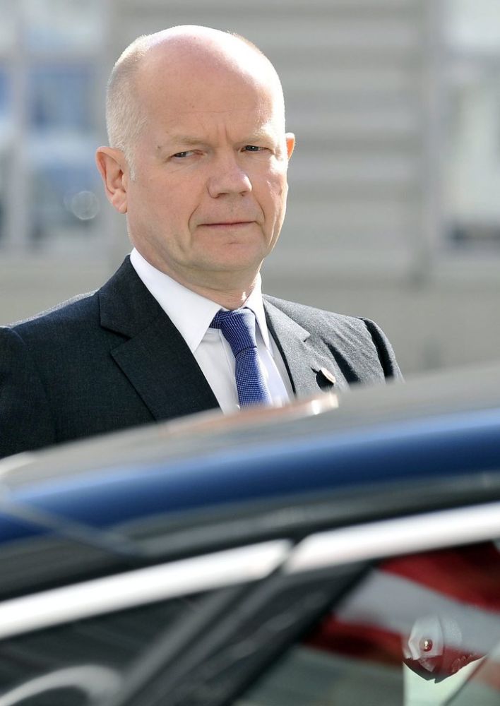 Le chef de la diplomatie britannique, William Hague, n'a constaté aucun mouvement des troupes russes.