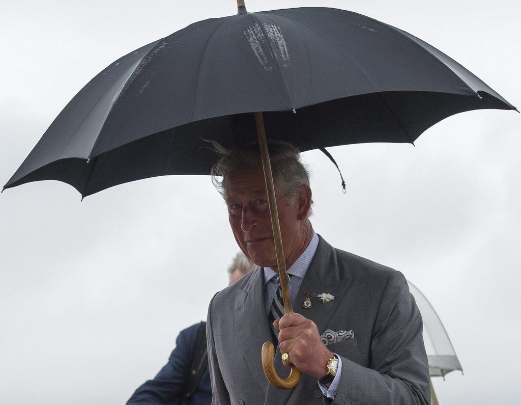 Le Prince Charles à la base militaire de Winnipeg au Canada.