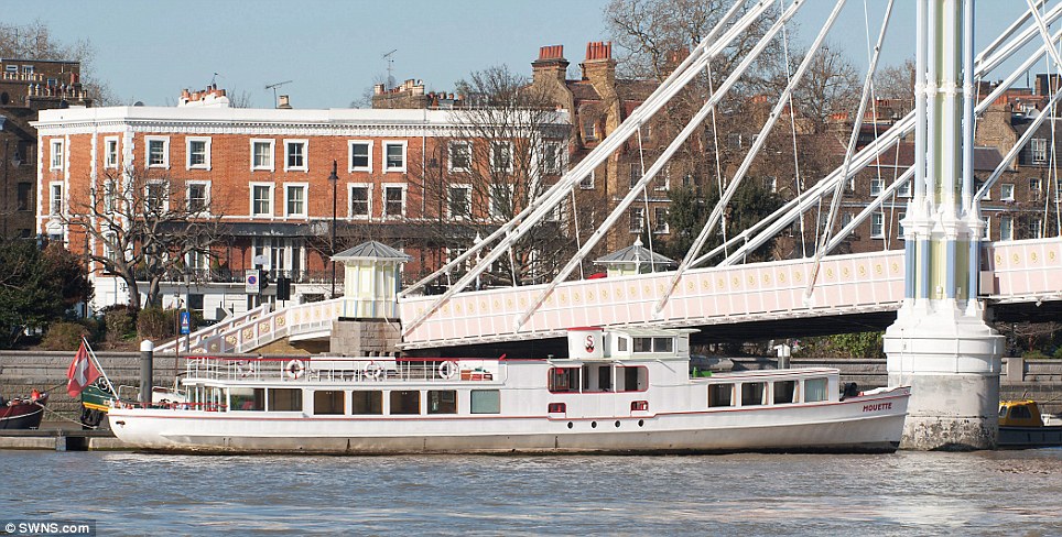 La "Mouette", ancienne unité de la Navigation, désormais amarrée sur la Tamise à Londres.