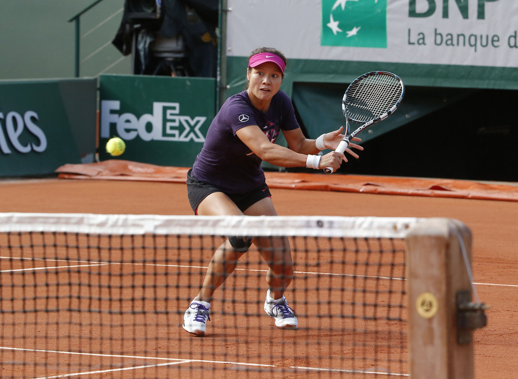  Sacrée à Melbourne cette année, Li Na (no 2) a été éliminée dès le 1er tour, moins de 24 heures après la défaite de Stan Wawrinka (no 3). L'outsider Grigor Dimitrov (no 11) a également mordu la poussière mardi.