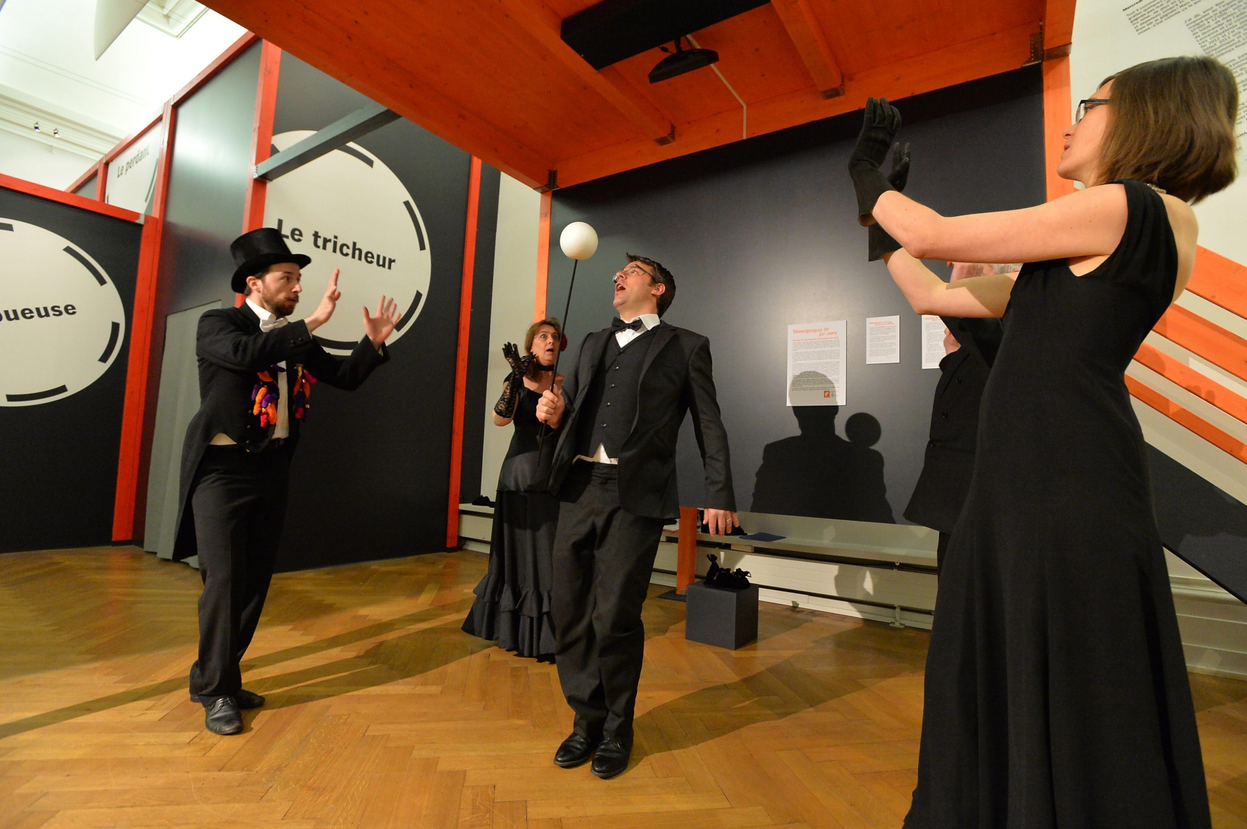 Le Musée d'art et d'histoire de Neuchâtel se transformera en scène de théâtre pour accueillir les comédiens de l'atelier SmK dans une adaptation du "Joueur".
