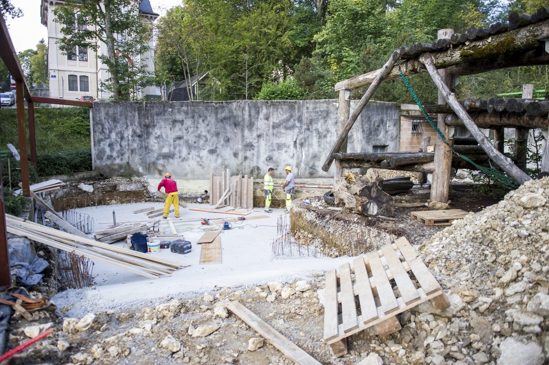 Gros travaux a l enclos des ours au Gros chantier dans l'enclos des ours. Photo Lucas Vuitel

Photo : Lucas Vuitel