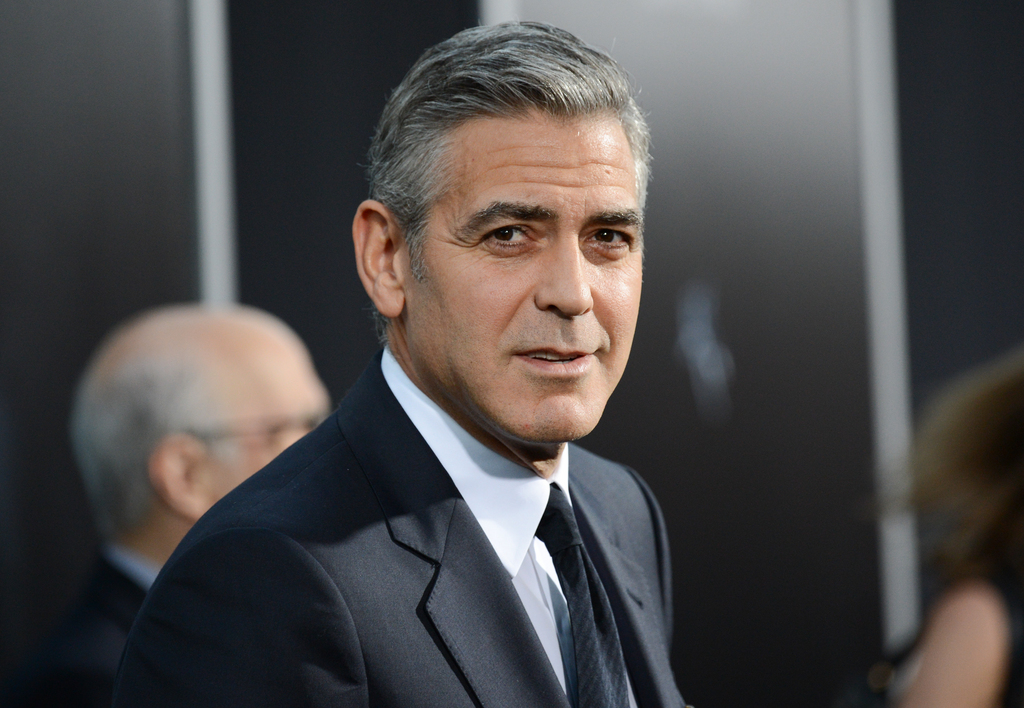 George Clooney va mettre en scène un film sur les écoutes illégales menées par un tabloïd britannique pour décrocher des scoops. Le long métrage "Hack Attack" sera une adaptation du livre éponyme du journaliste du quotidien "The Guardian".