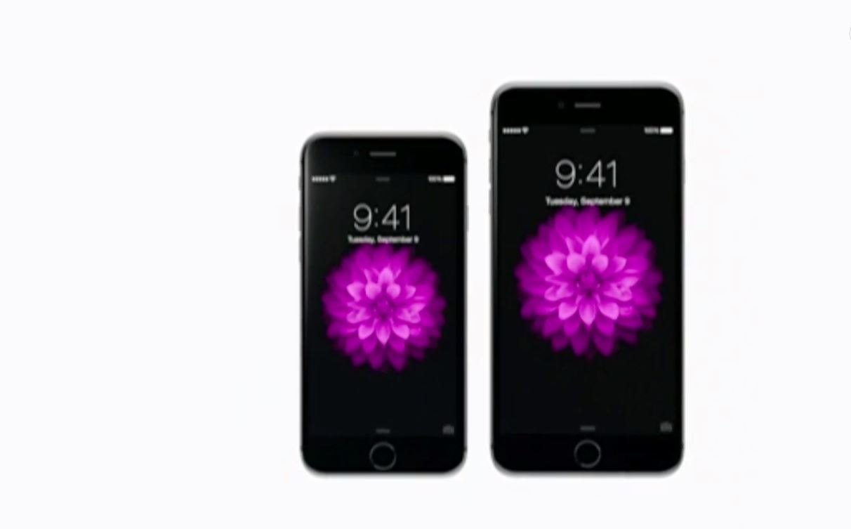 Tim Cook a présenté deux iPhone: le 6 et le 6 Plus.