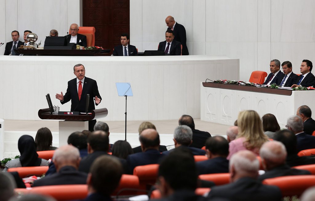 En 2012, la Turquie avait déjà autorisé ses élues à porter le voile au parlement. Place désormais aux écoles.