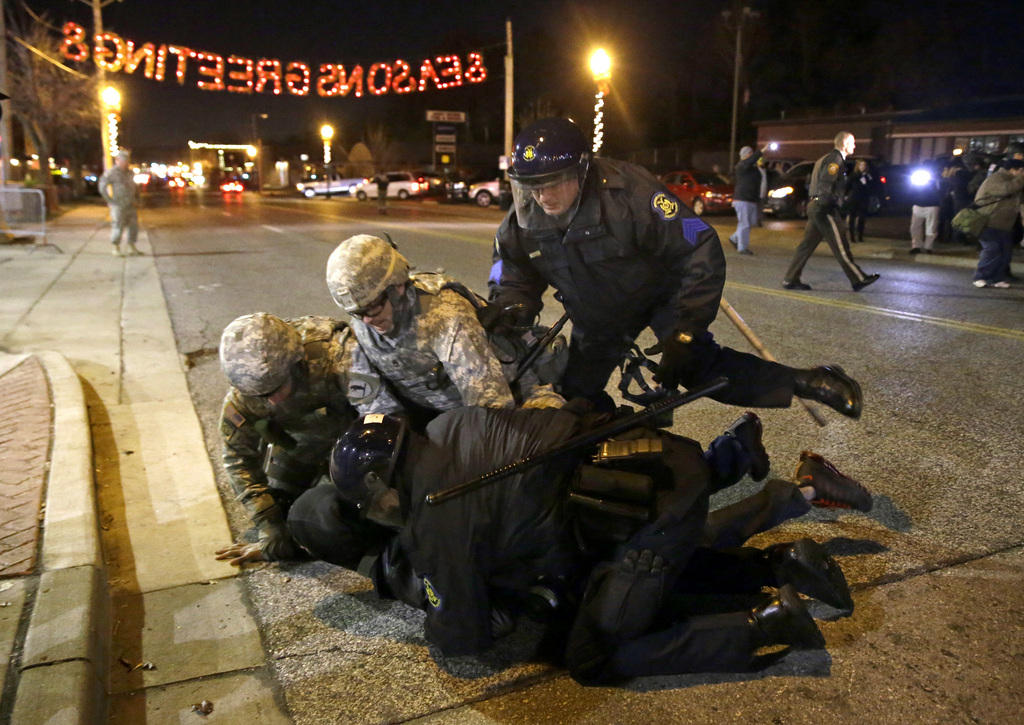 Au total, 15 manifestants ont été arrêté vendredi soir à Ferguson.