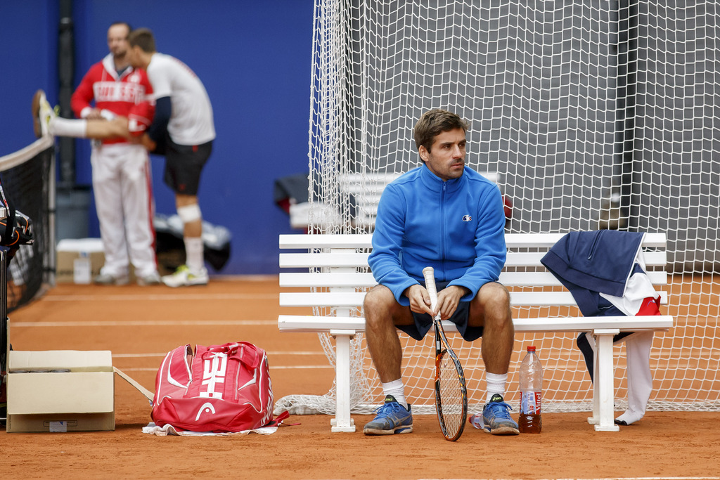 Le capitaine de l'équipe de France Arnaud Clément s'est dit choqué par les critiques de Yannick Noah, dans une interview au Parisien/Aujourd'hui en France. Yannick Noah s'était irrité des insuffisances de la France lors de la finale perdue 3-1 à Lille devant la Suisse.