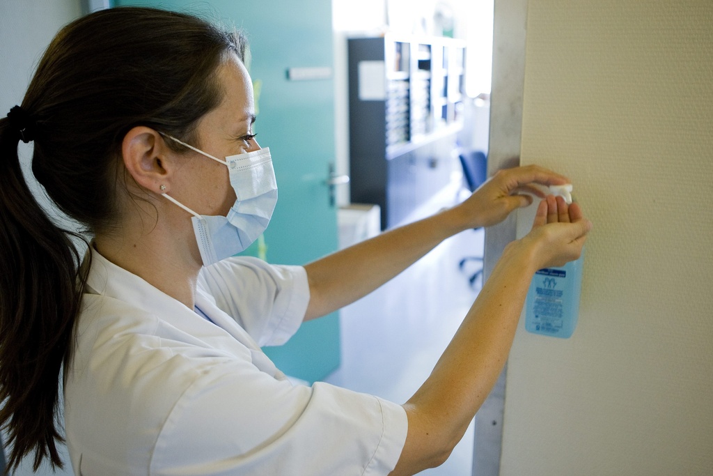 Les infirmières et infirmiers romands seraient contents de leurs conditions de travail, selon une étude menée par trois chercheurs de l'Université de Neuchâtel.